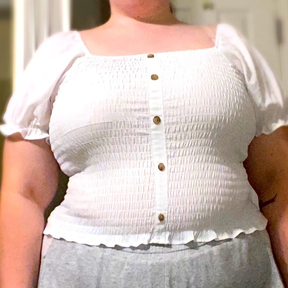 No Boundaries Tops - White Cropped Blouse by: No Boundaries